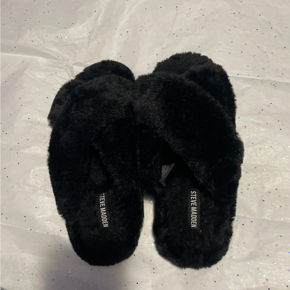 Steve Madden Fuzzy Slides - Picture 5 of 5